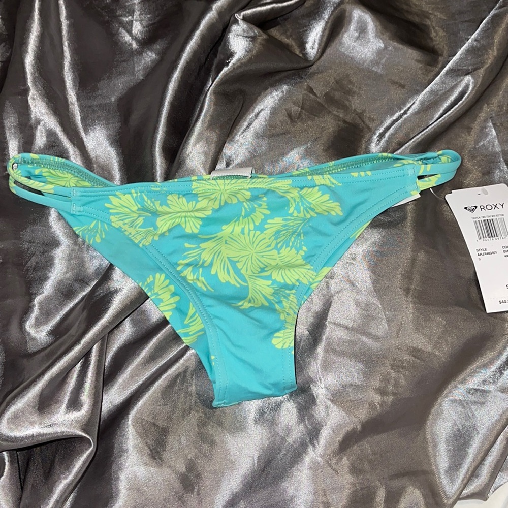 NWT bikini bottoms